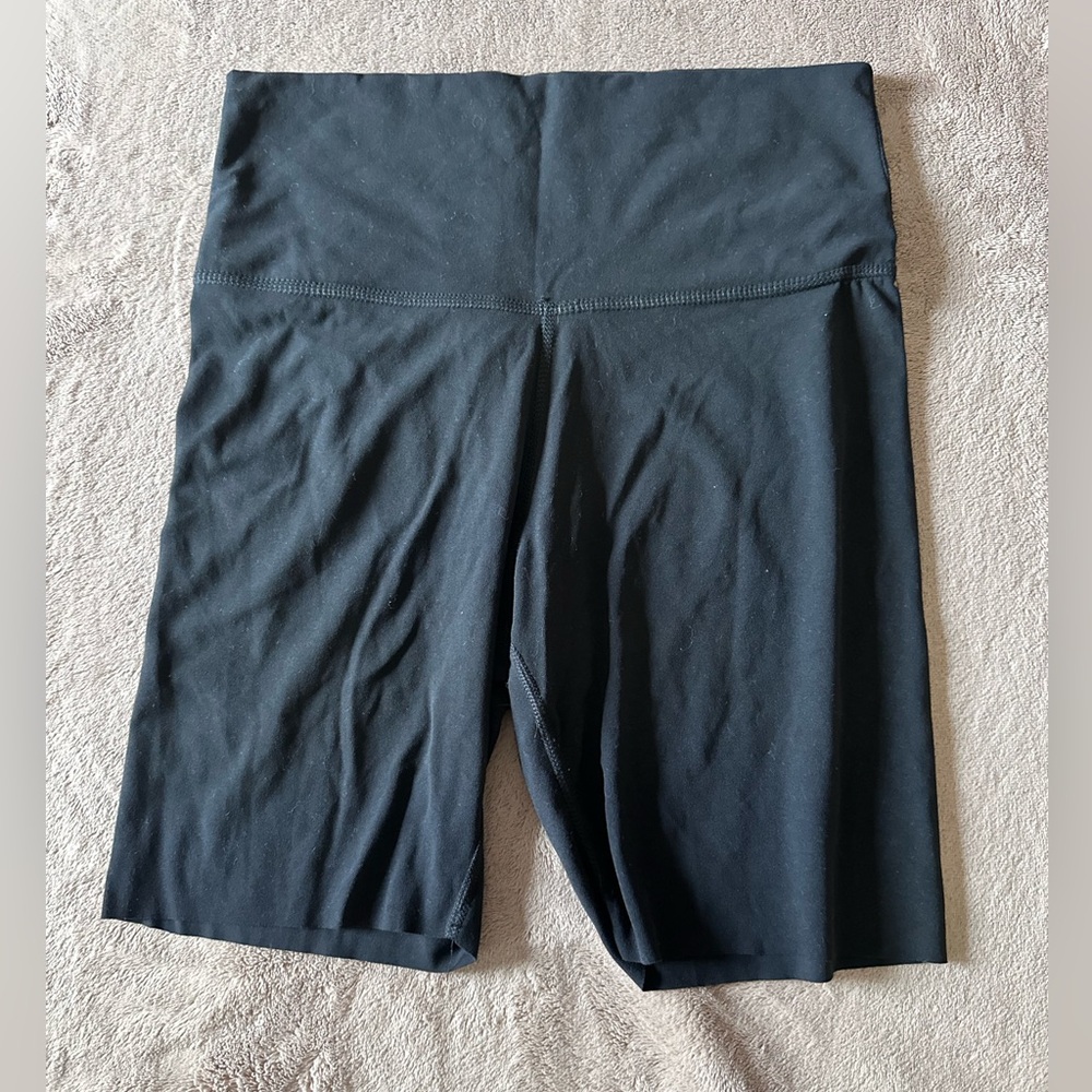 Black Nike shorts